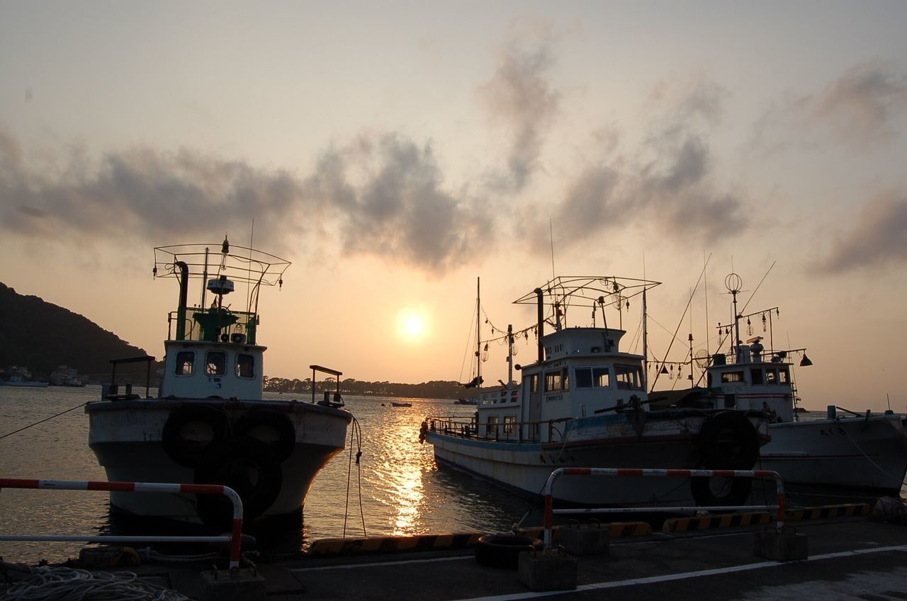 transportation, mode of transport, nautical vessel, water, sky, sunset, boat, moored, sea, cloud - sky, sun, harbor, nature, mast, silhouette, cloudy, sunlight, travel, cloud, beauty in nature