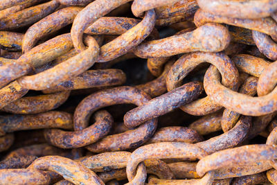 Full frame shot of rusty chains