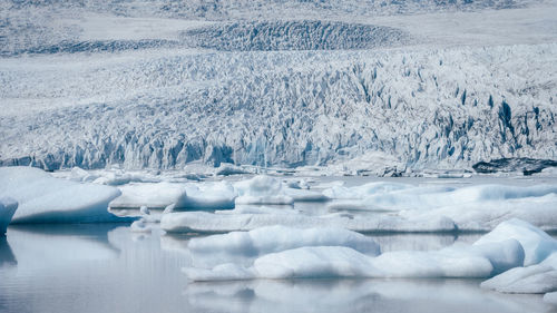 Abstract pattern view of floating icebergs at jökulsárlón glacier lagoon, vatnajökull, iceland