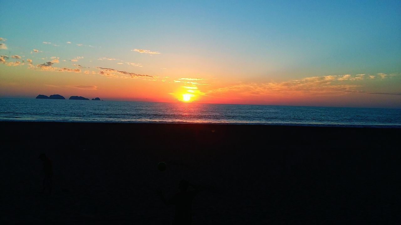 horizon over water, sea, sunset, water, scenics, tranquil scene, beach, sun, beauty in nature, tranquility, sky, orange color, shore, idyllic, nature, silhouette, reflection, sunlight, seascape, remote