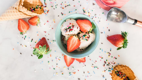 Strawberry ice cream dessert table