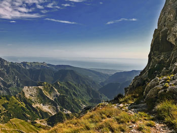 Hiking trails in apuan alps mountain and tyrrhenian sea, carrara, tuscany, italy