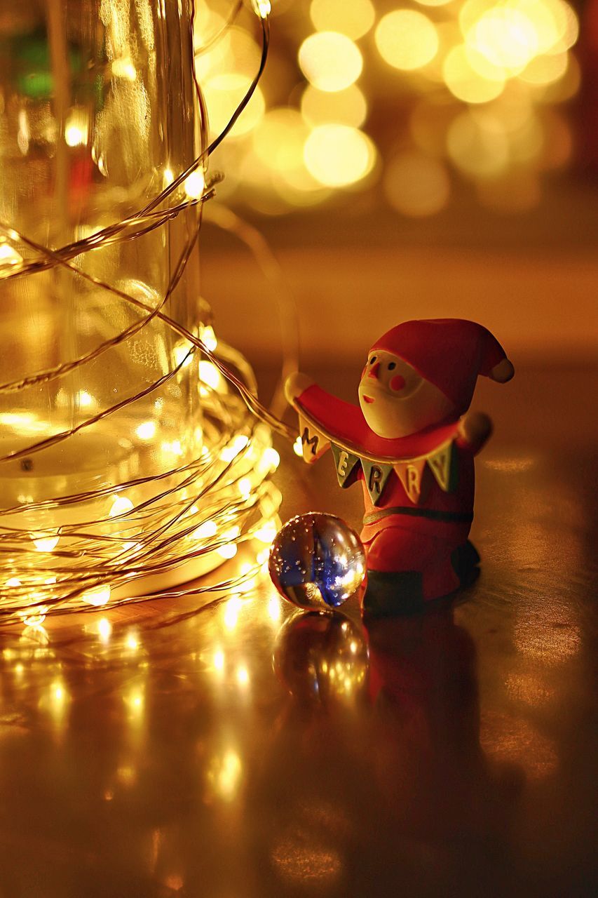christmas, christmas decoration, celebration, christmas lights, illuminated, christmas tree, tradition, christmas ornament, no people, night, indoors, hanging, close-up, religion