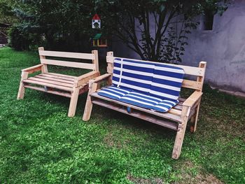 Empty bench in park