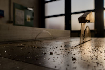 Surface level of wet table at home