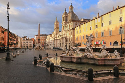 Morning in rome. piazza navona