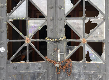 Full frame shot of rusty window