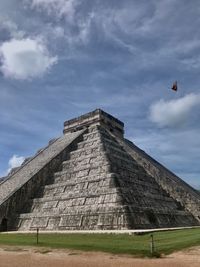 Side view of one of the wonders of the world in mexico