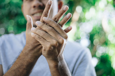 Close-up of man hand