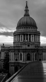 St paul cathedral against sky