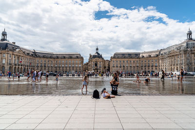 Water mirror in bordeaux