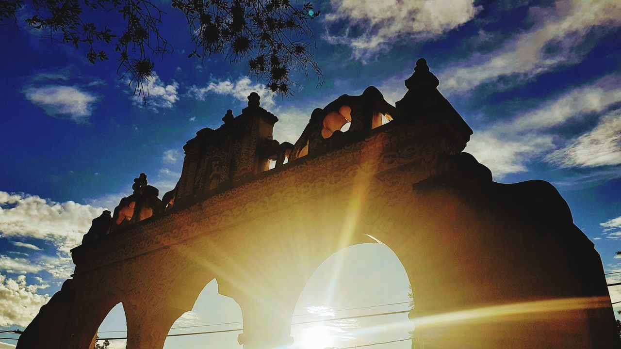 LOW ANGLE VIEW OF HISTORICAL BUILDING