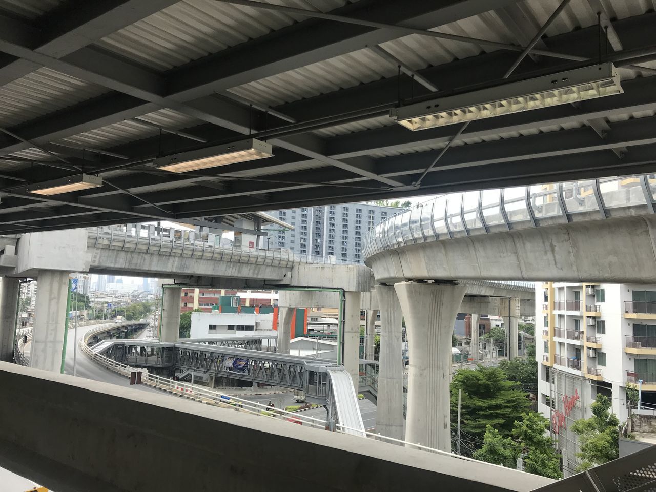 LOW ANGLE VIEW OF RAILROAD STATION PLATFORM