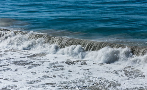 Collapsing waves at the great ocean road, australia.