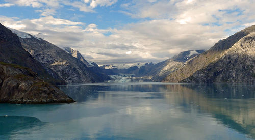 Tranquil scene of johns hopkins glacier with mount fairweather