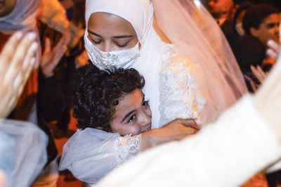 Alaa with her little brother aser in her wedding day