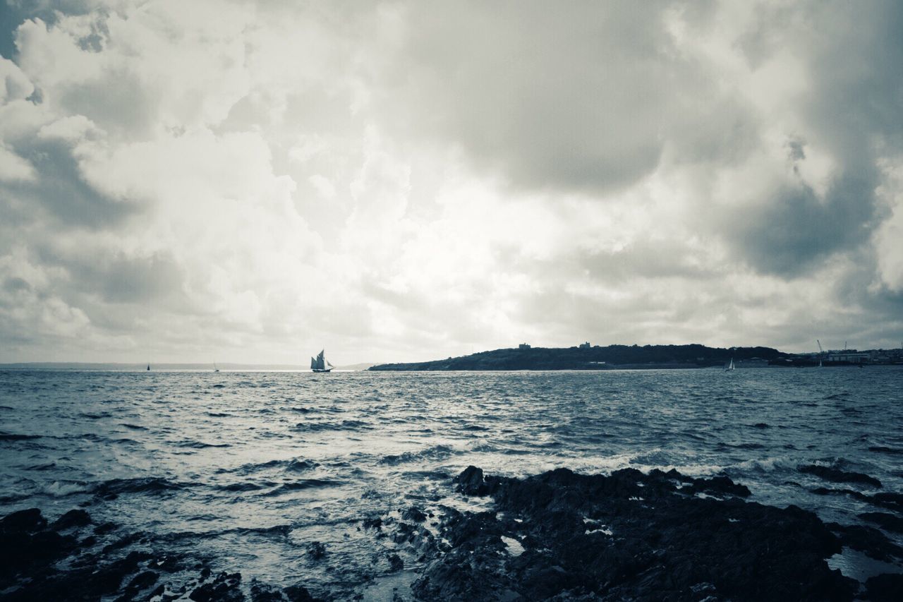 sea, horizon over water, water, sky, nature, beauty in nature, cloud - sky, scenics, tranquility, outdoors, tranquil scene, waterfront, wave, day, no people, animal themes