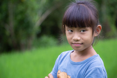 Portrait of smiling girl