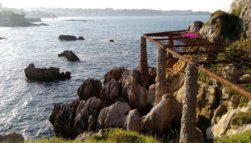 Rock formations by sea 