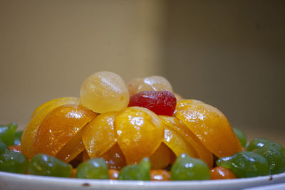 Close-up of oranges in bowl