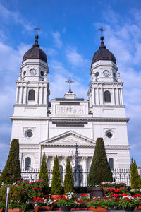 Metropolitan cathedral iasi romania - catedrala mitropolitana din iasi romania - during a cloudy day