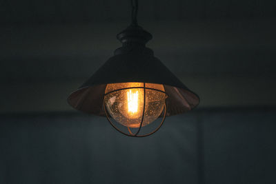 Illuminated light bulb