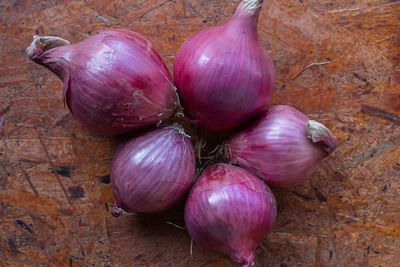 High angle view of garlic on table
