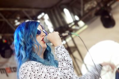 Portrait of young woman wearing sunglasses