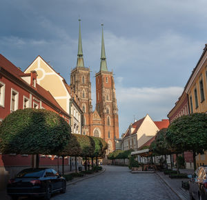 Buildings in city