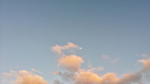 Low angle view of cloudy sky