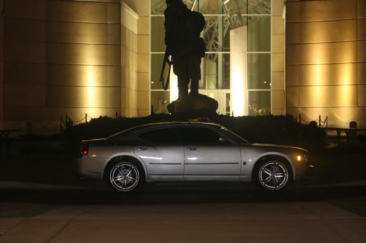 VIEW OF VINTAGE CAR IN NIGHT