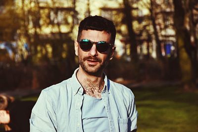 Portrait of young man wearing eyeglasses