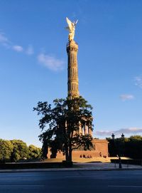 Statue of liberty against sky