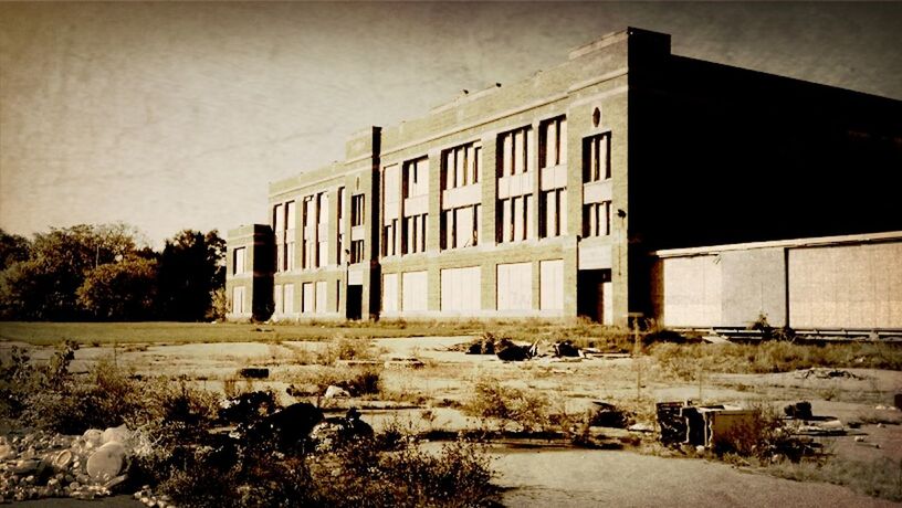 architecture, building exterior, built structure, house, abandoned, residential structure, building, residential building, sky, clear sky, obsolete, day, outdoors, window, damaged, no people, street, old, field, run-down