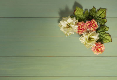 Directly above shot of rose bouquet on table