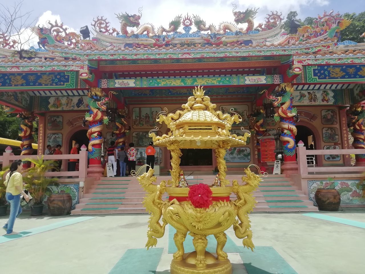 STATUE IN TEMPLE