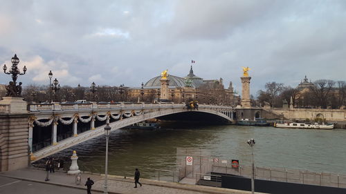 Cloudy day in paris 