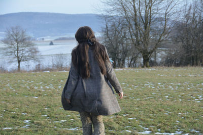 A women walk in the nature