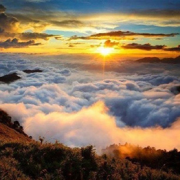 sunset, scenics, sky, tranquil scene, beauty in nature, cloud - sky, tranquility, orange color, sun, nature, idyllic, dramatic sky, landscape, cloud, cloudy, sunbeam, sunlight, majestic, cloudscape, weather