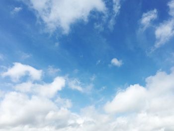 Low angle view of cloudy sky