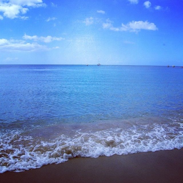 sea, water, horizon over water, sky, scenics, tranquil scene, blue, beauty in nature, tranquility, beach, nature, seascape, shore, wave, idyllic, rippled, cloud, cloud - sky, waterfront, calm