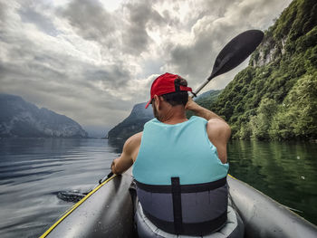 Paddle on lake como in a cloudy day