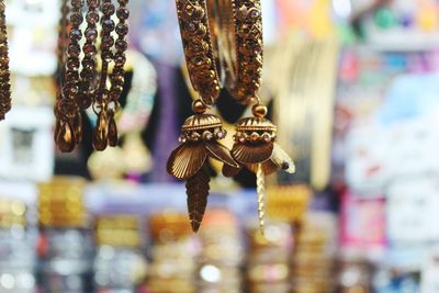 Roadside jewelry shop selling beautiful bangles.
