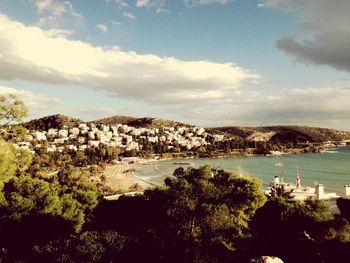 Scenic view of sea against cloudy sky