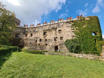 Panoramic view of historic building against sky