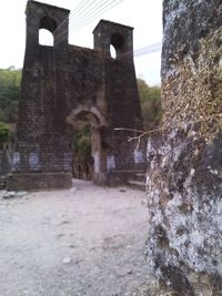 Old ruin building against sky