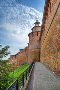 Wall and tower in nizhny novgorod kremlin, russia
