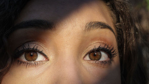 Close-up portrait of young woman