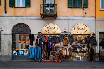 Street market and buildings in city