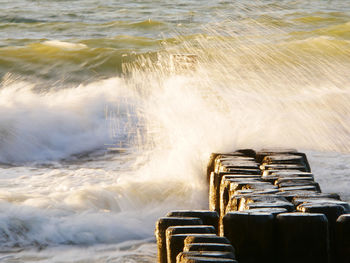 Waves splashing on sea